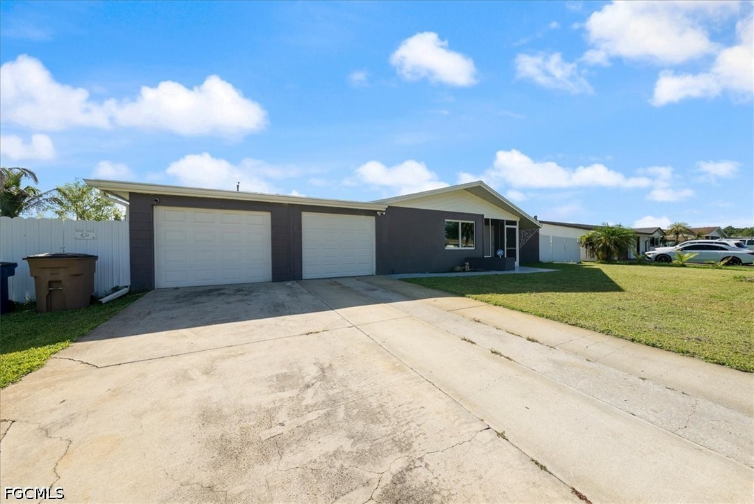 4 Bed SingleFamilyResidence for Sale in Lehigh Acres, photo 2