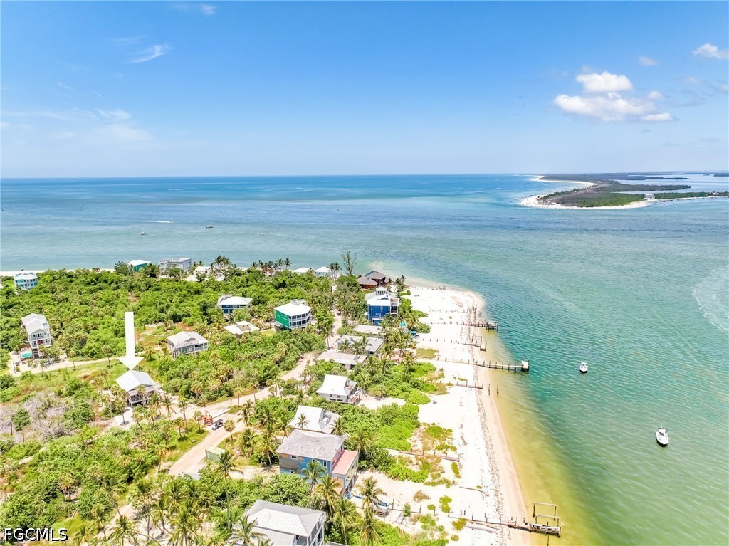 2 Bed SingleFamilyResidence for Sale in Upper Captiva, photo 2