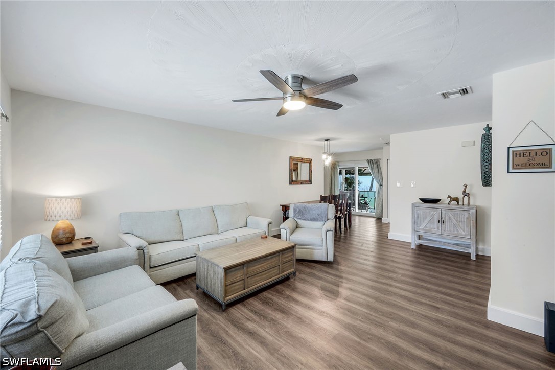 3 Bed SingleFamilyResidence for Sale in Bonita Springs, photo 2