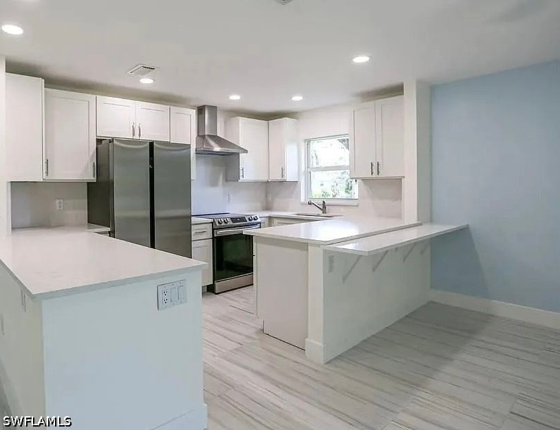 2 Bed SingleFamilyResidence for Sale in Naples, photo 2