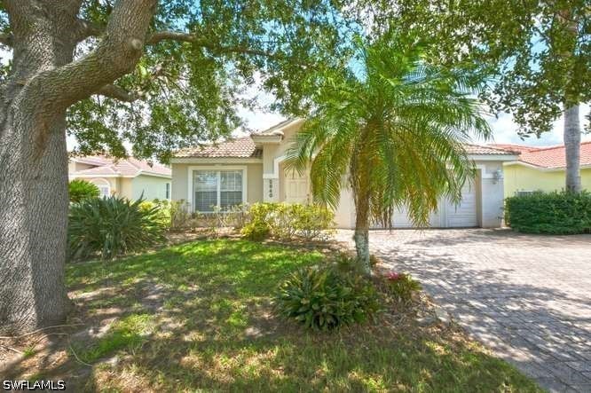 4 Bed Pool Home for Sale in Valencia Lakes, photo 2