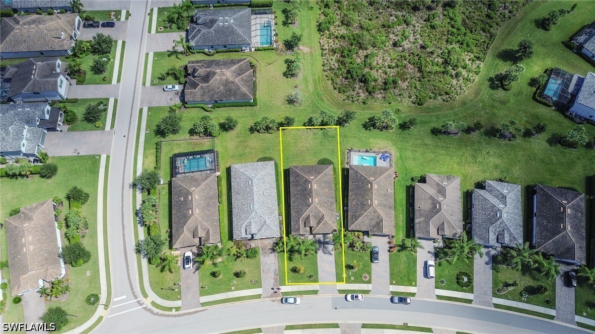 3 Bed SingleFamilyResidence for Sale in Estero, photo 2