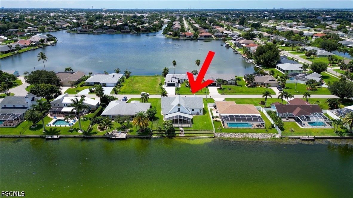 2 Bed Waterfront Home for Sale in Cape Coral, photo 2