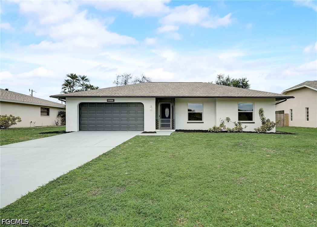 3 Bed Pool Home for Sale in Cape Coral, photo 2