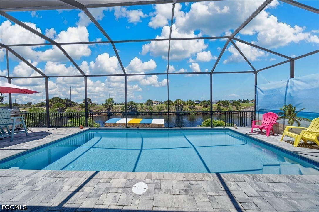 3 Bed Pool Home for Sale in Cape Coral, photo 2