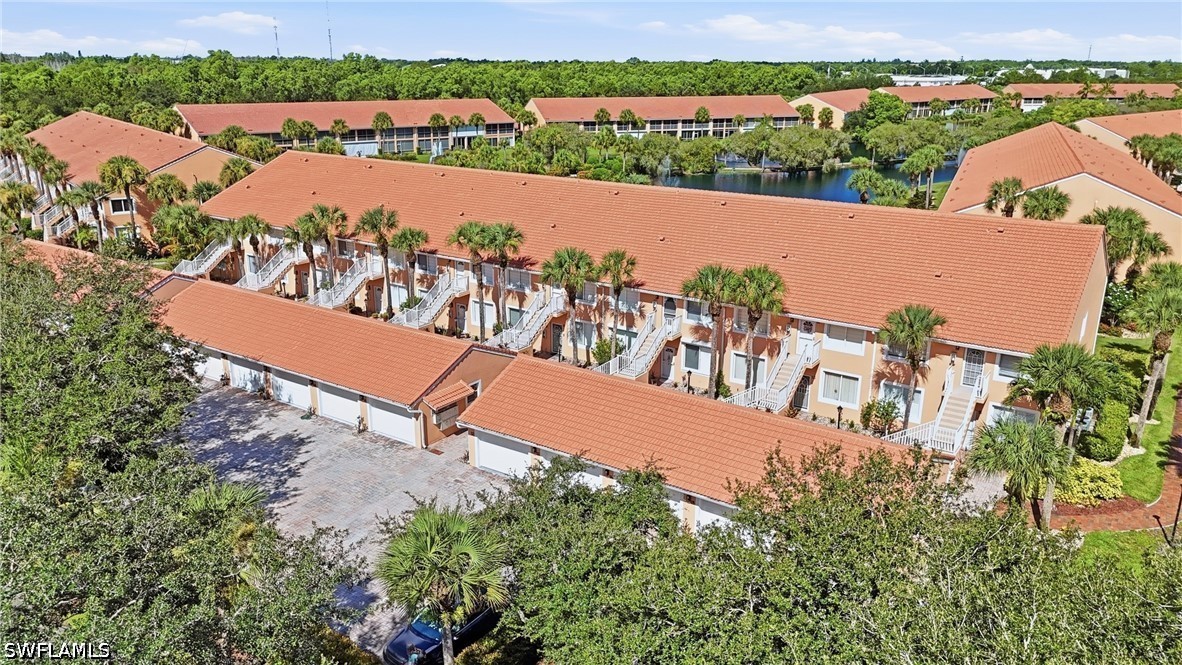 2 Bed Condominium for Sale in Naples, photo 2