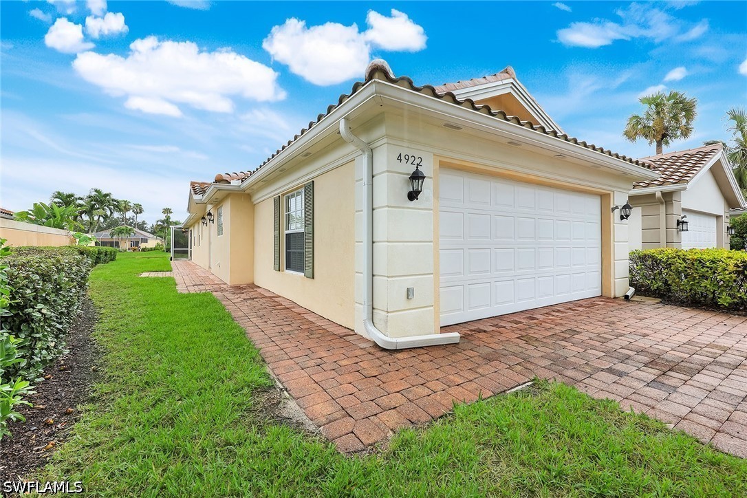 2 Bed Waterfront Home for Sale in Island Walk, photo 2