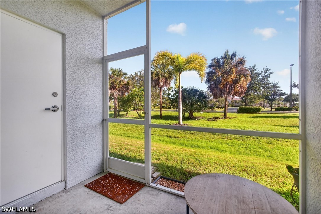 2 Bed Condominium for Sale in Fort Myers, photo 2