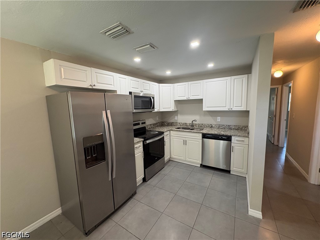 3 Bed Triplex for Sale in Fort Myers, photo 2