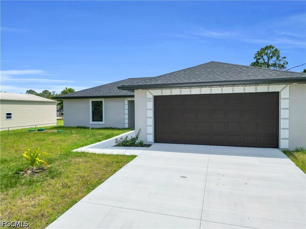 3 Bed SingleFamilyResidence for Sale in Lehigh Estates, photo 2
