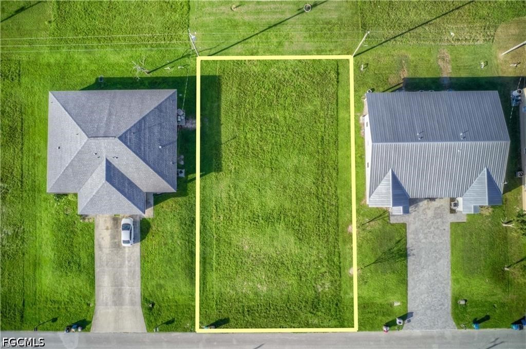 Residential for Sale in Cape Coral, photo 2