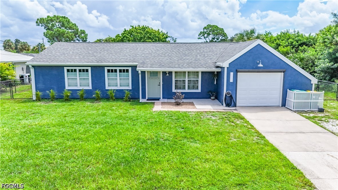 2 Bed Waterfront Home for Sale in Port Charlotte, photo 2