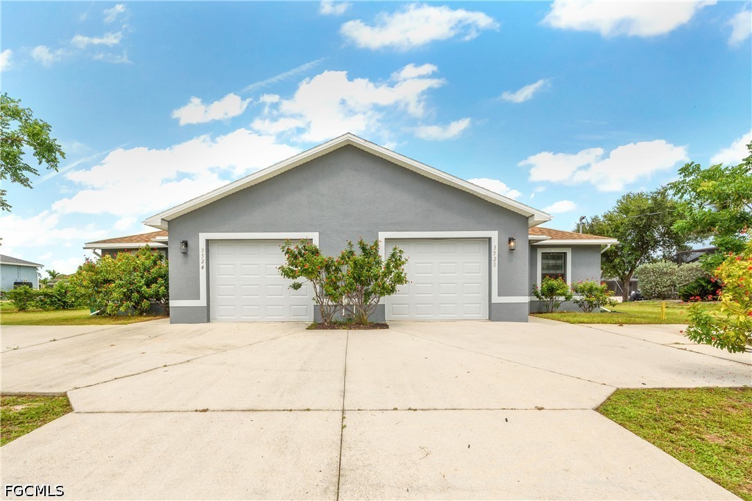 3 Bed Waterfront Home for Sale in Cape Coral, photo 2