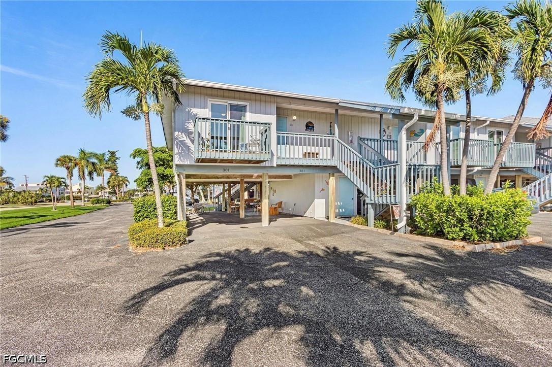 2 Bed Waterfront Home for Sale in Bokeelia, photo 2