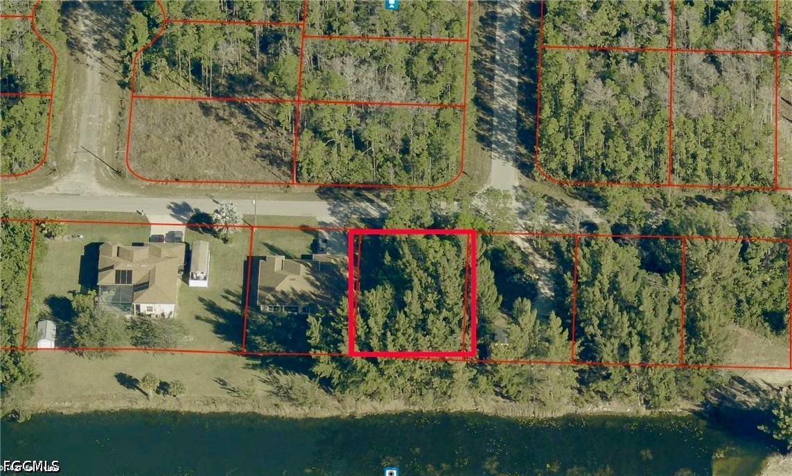 Waterfront Home for Sale in Lehigh Acres, photo 2