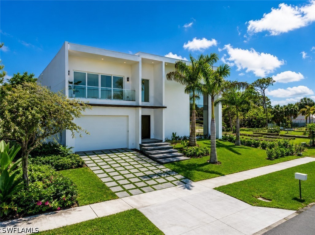 5 Bed Pool Home for Sale in Marco Beach, photo 2