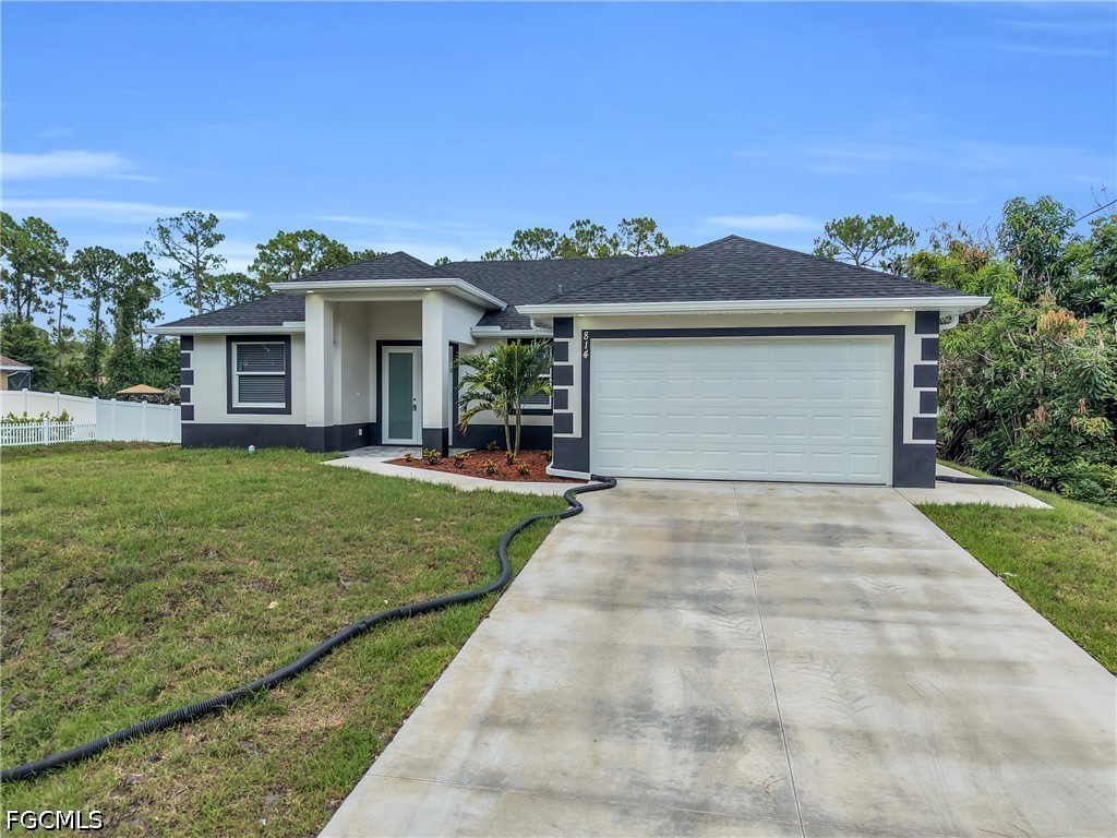 3 Bed SingleFamilyResidence for Sale in Lehigh Acres, photo 2