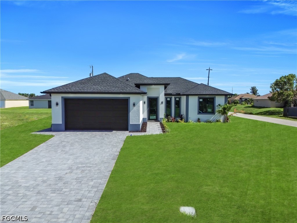 3 Bed SingleFamilyResidence for Sale in Cape Coral, photo 2