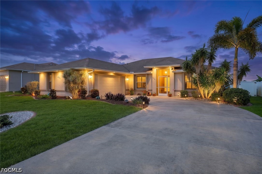3 Bed Pool Home for Sale in Cape Coral, photo 2