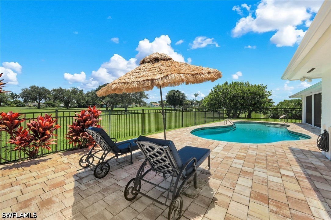 3 Bed Pool Home for Sale in Tierra Del Sol, photo 2