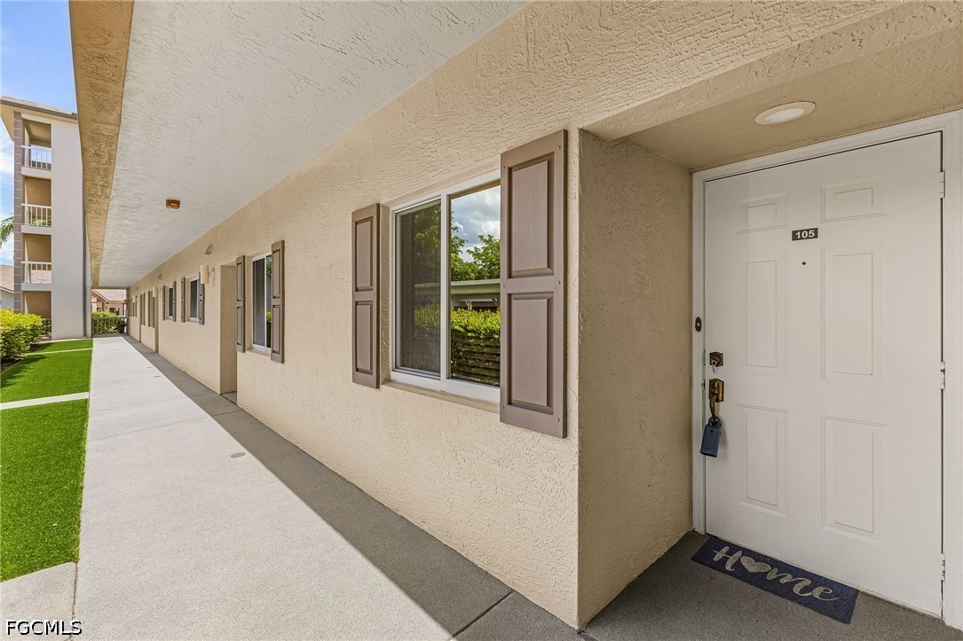 2 Bed Condominium for Sale in Fort Myers, photo 2