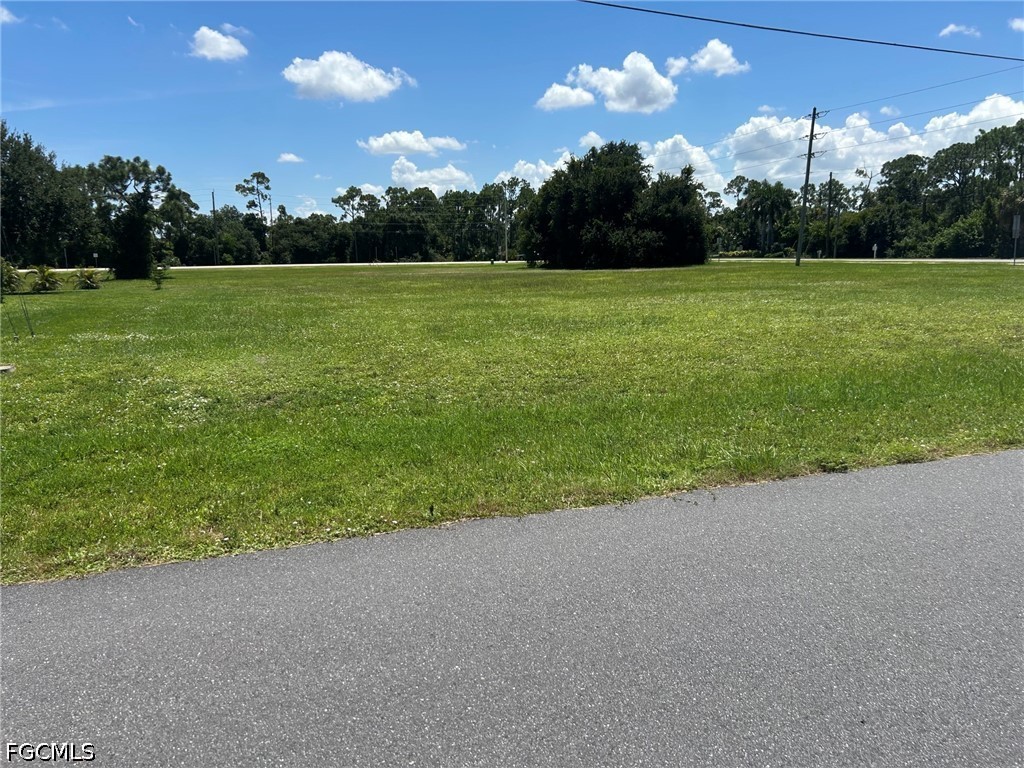 Residential for Sale in Burnt Store Lakes, photo 2