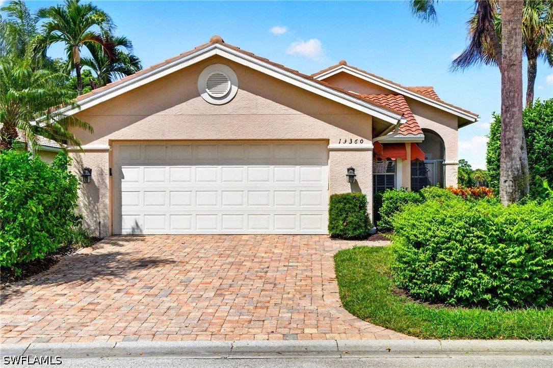 3 Bed SingleFamilyResidence for Sale in Villas, photo 2
