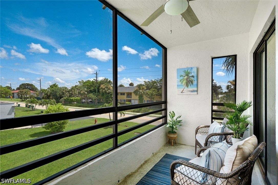 2 Bed Condominium for Sale in Lakewood, photo 2