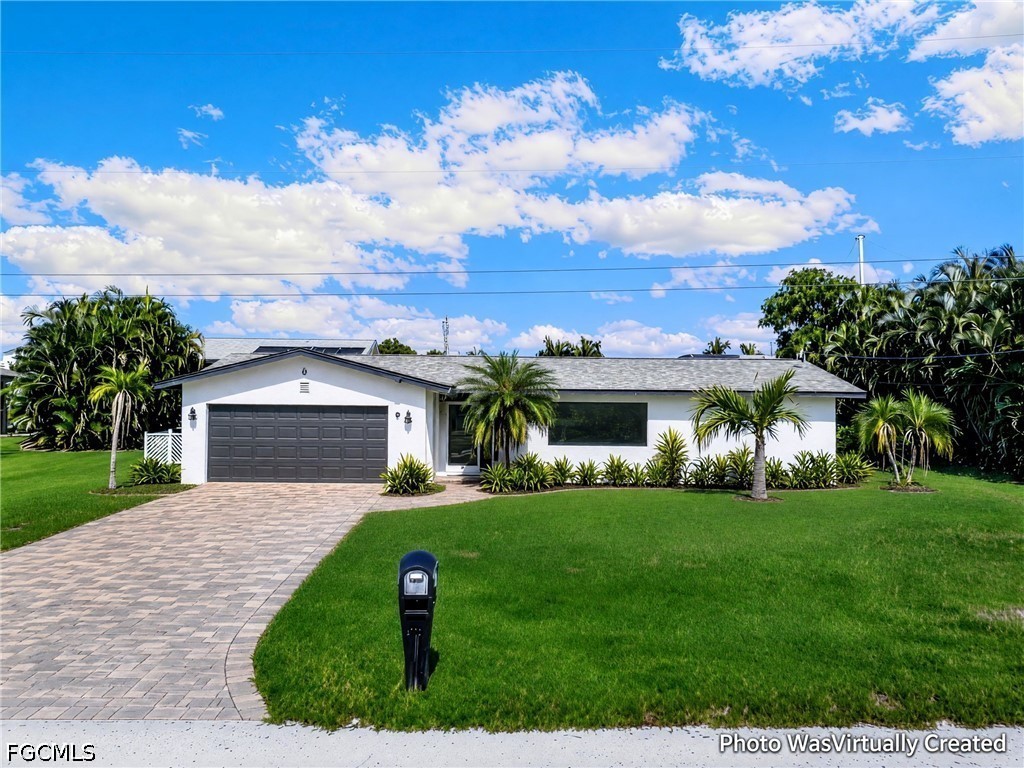 3 Bed Pool Home for Sale in Cape Coral, photo 2