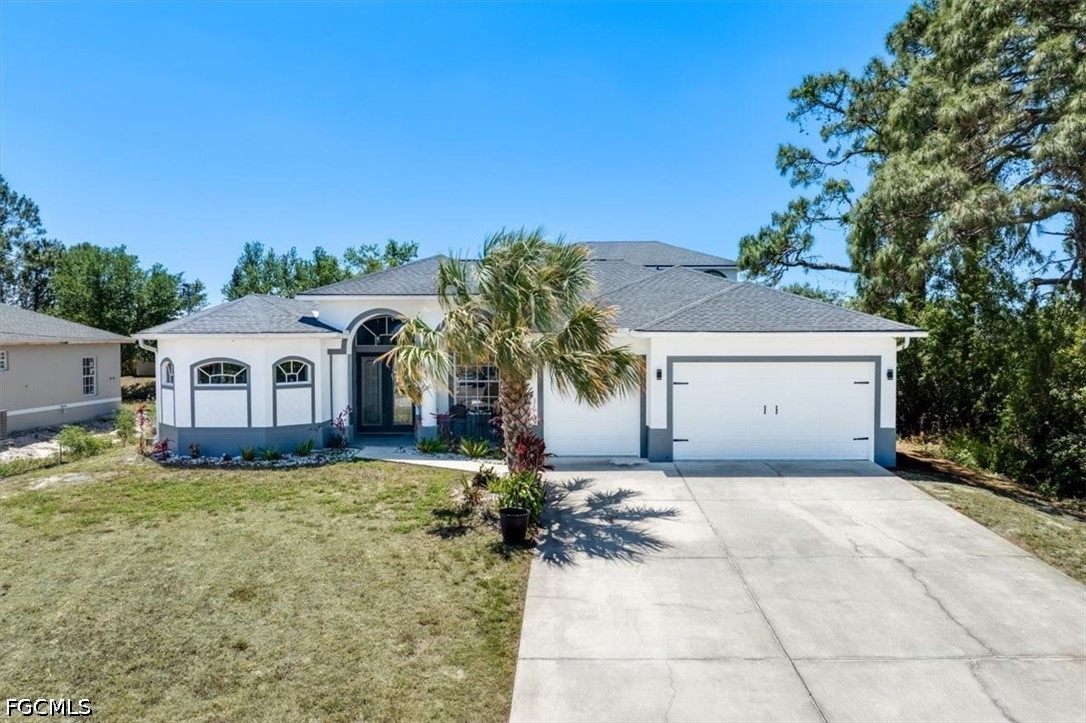 5 Bed Pool Home for Sale in Lehigh Acres, photo 2
