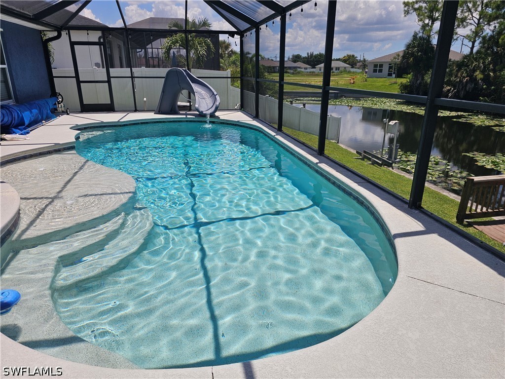 3 Bed Pool Home for Sale in Cape Coral, photo 2