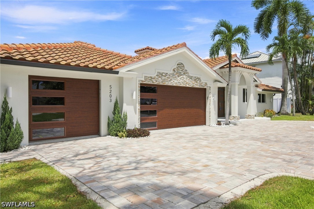 4 Bed Pool Home for Sale in Seagate, photo 2