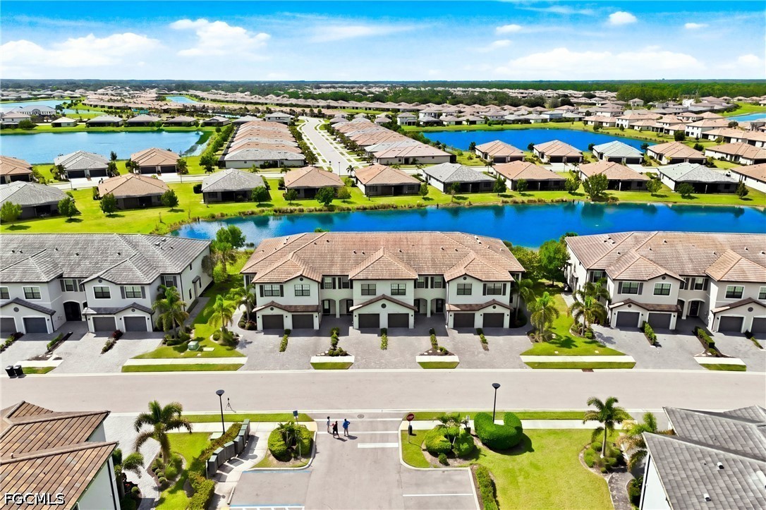 3 Bed Waterfront Home for Sale in Timber Creek, photo 2