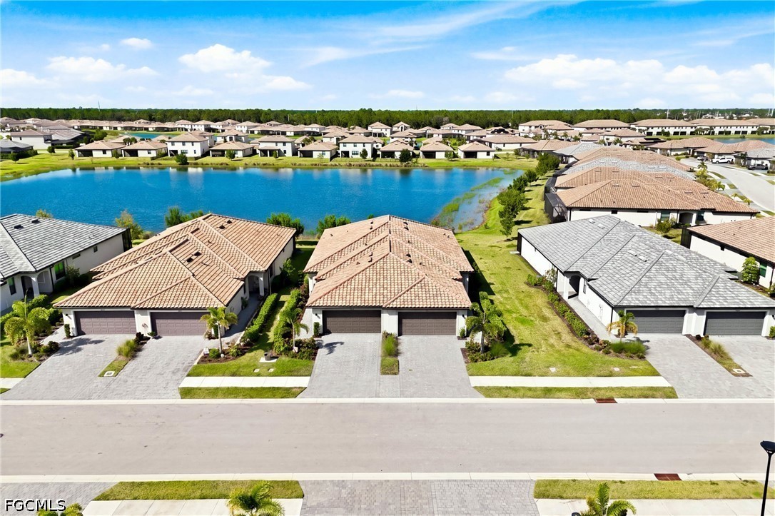 2 Bed Waterfront Home for Sale in Timber Creek, photo 2