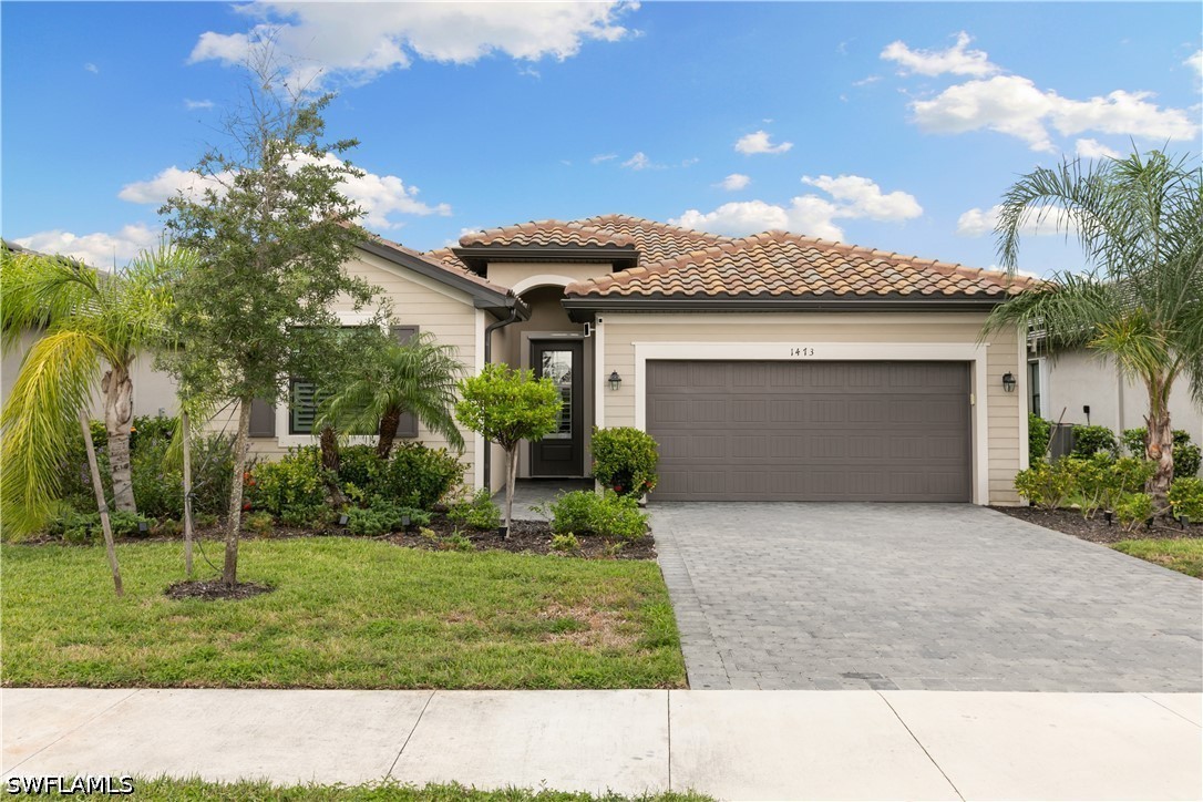 4 Bed Pool Home for Sale in Naples, photo 2