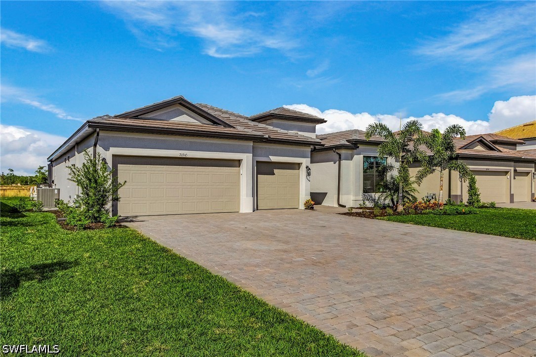 3 Bed Pool Home for Sale in Verdana Village, photo 2