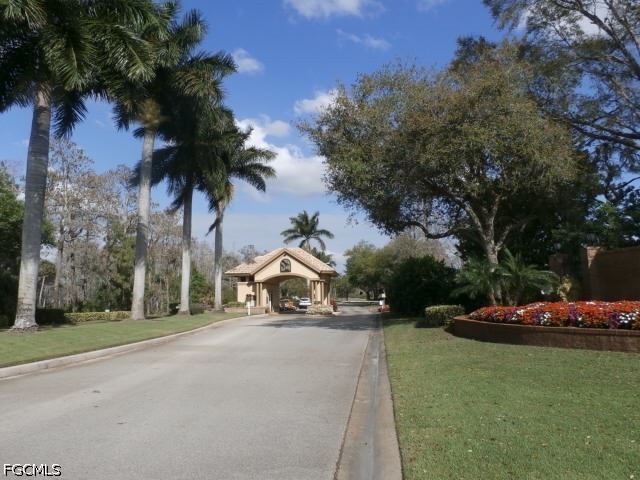 2 Bed Attached for Sale in Fort Myers, photo 2