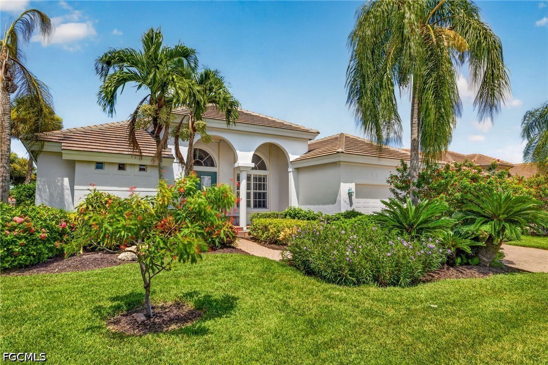 4 Bed Waterfront Home for Sale in Crown Colony, photo 2