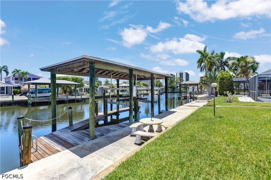 3 Bed Pool Home for Sale in Fort Myers Beach, photo 2