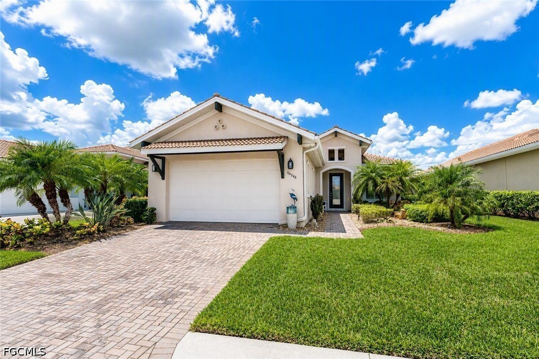 3 Bed Pool Home for Sale in Carena, photo 2