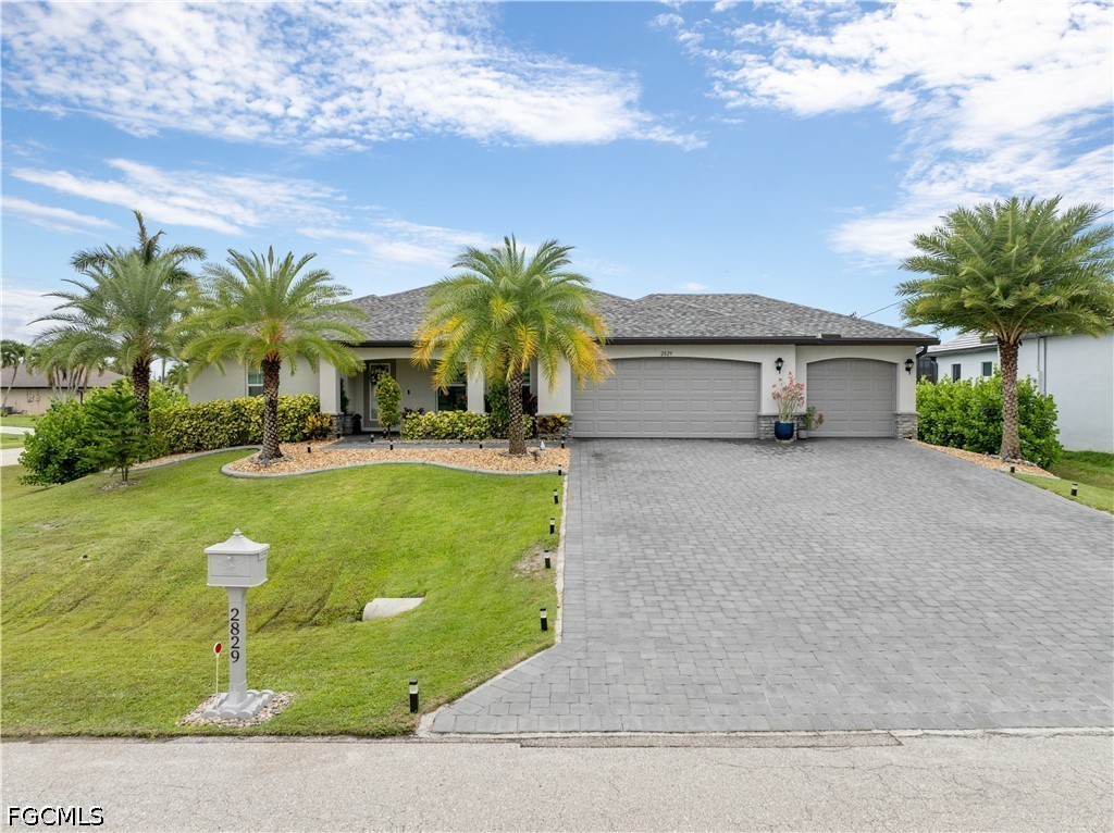 4 Bed SingleFamilyResidence for Sale in Cape Coral, photo 2