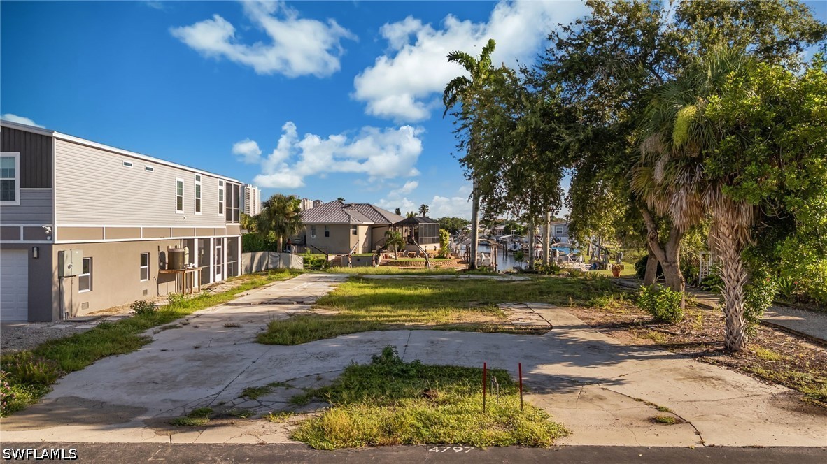 Waterfront Home for Sale in Bonita Springs, photo 2