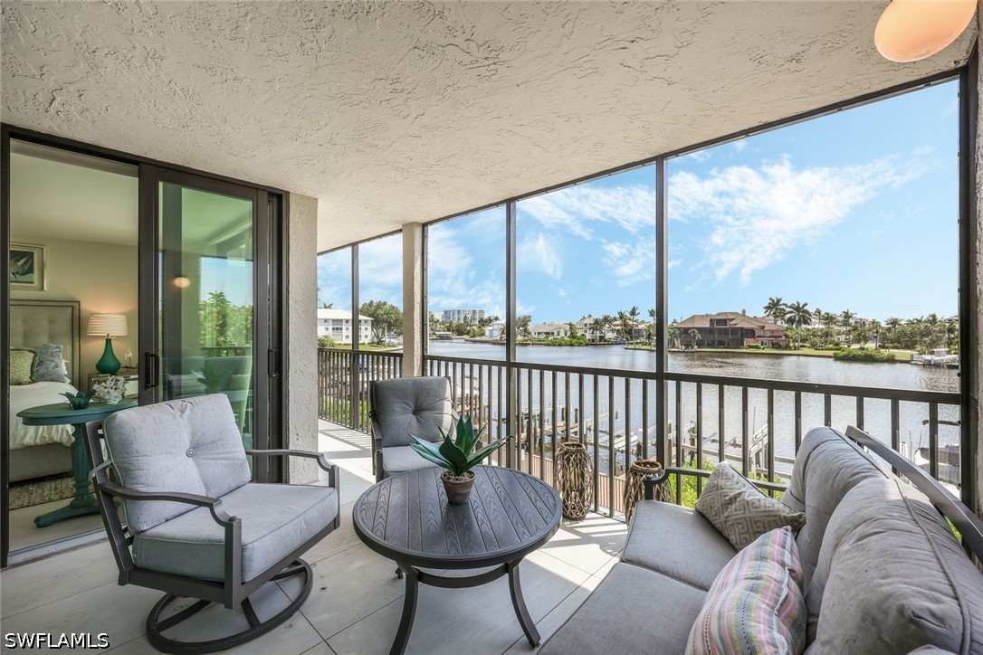 2 Bed Waterfront Home for Sale in Gulf Cove, photo 2