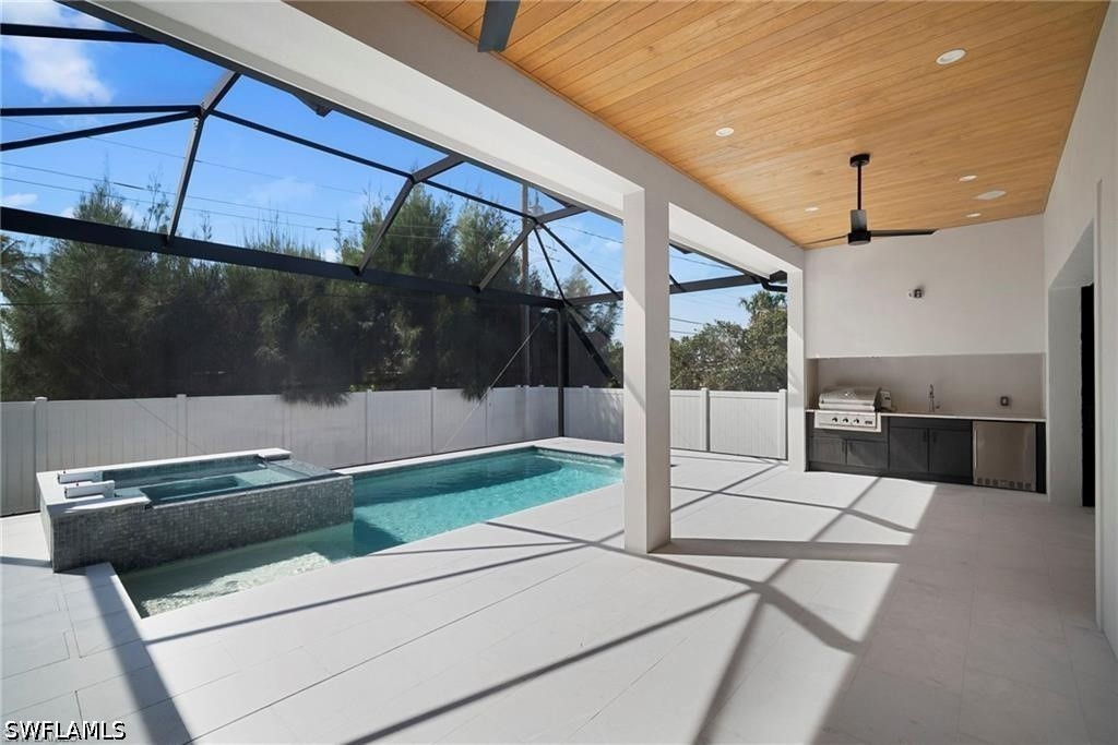 4 Bed Pool Home for Sale in Naples Park, photo 2