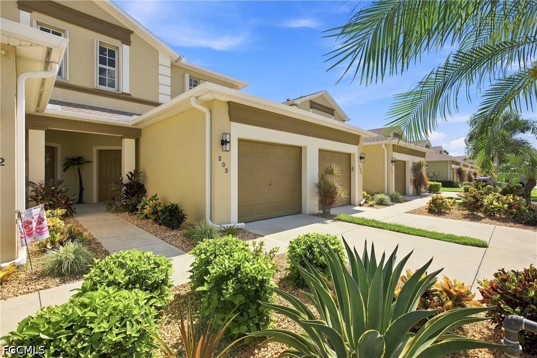2 Bed Condominium for Sale in Calusa Palms, photo 2