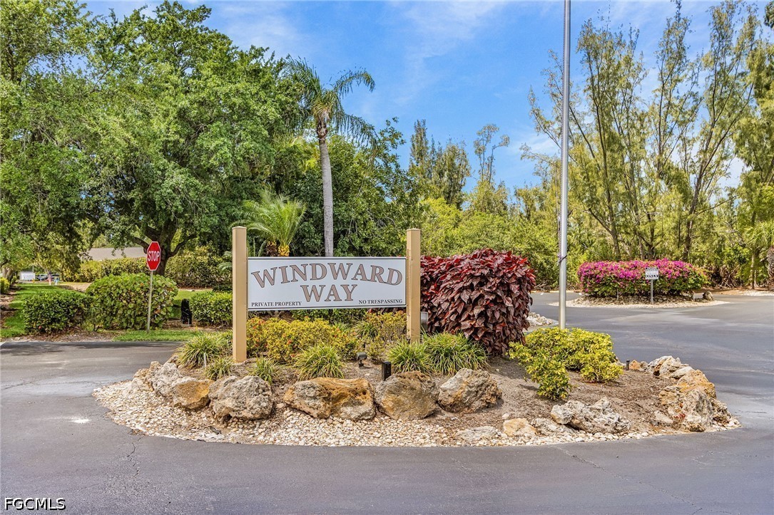 2 Bed Waterfront Home for Sale in Fort Myers, photo 2