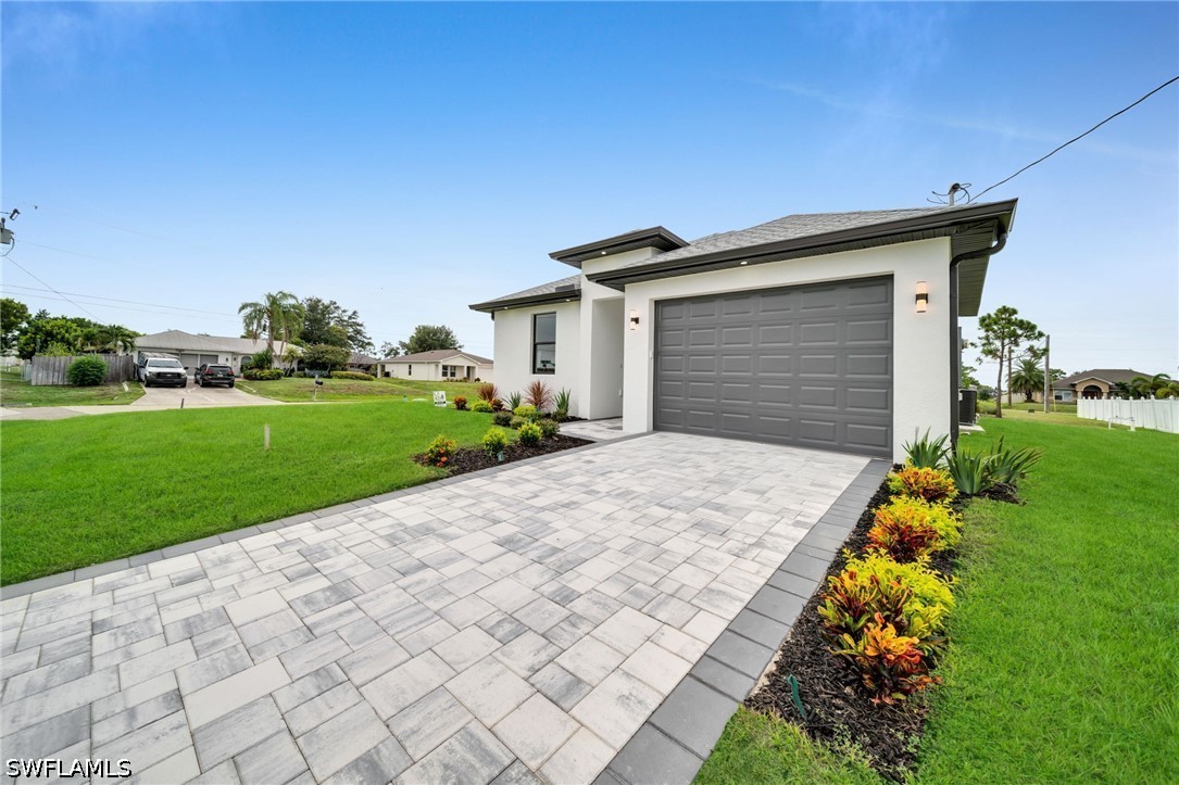 3 Bed SingleFamilyResidence for Sale in Cape Coral, photo 2