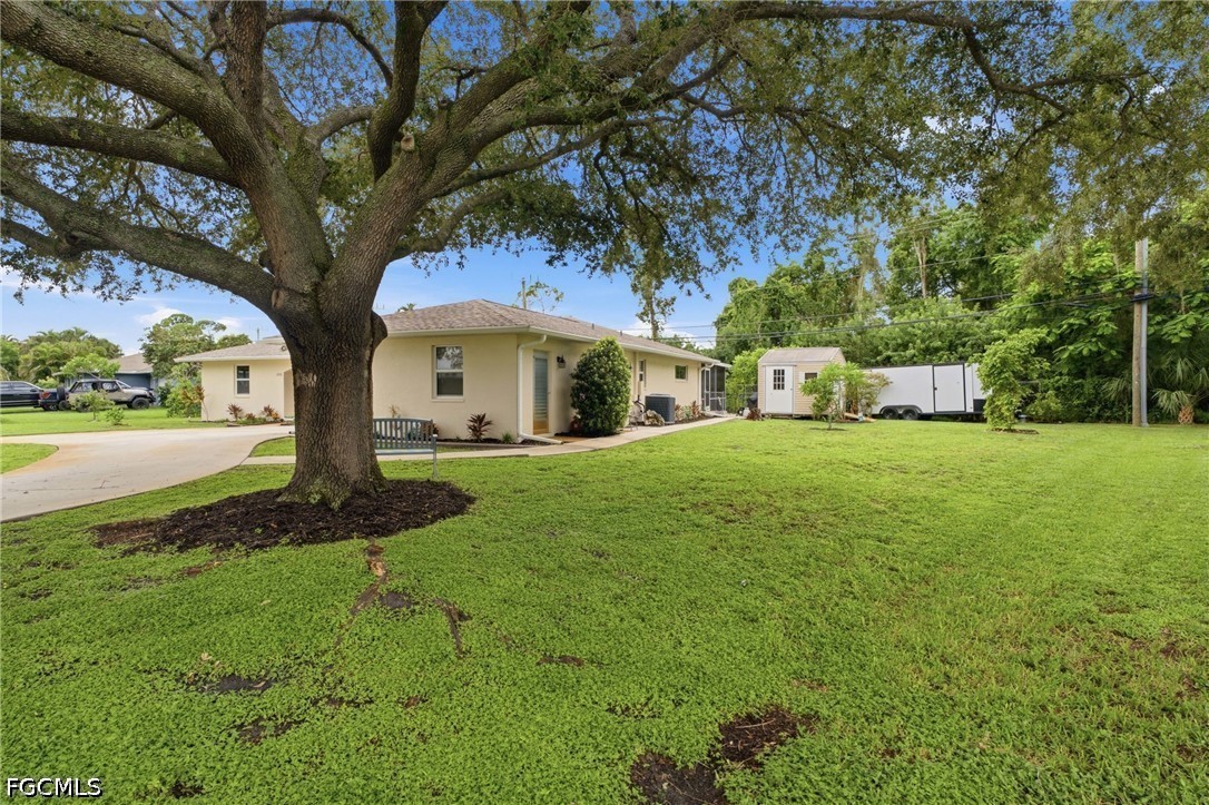 3 Bed SingleFamilyResidence for Sale in Fort Myers, photo 2