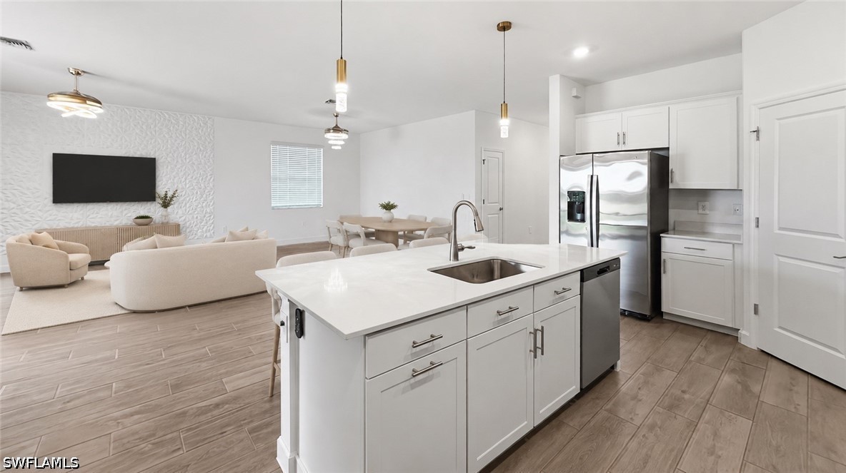 4 Bed SingleFamilyResidence for Sale in Estero, photo 2