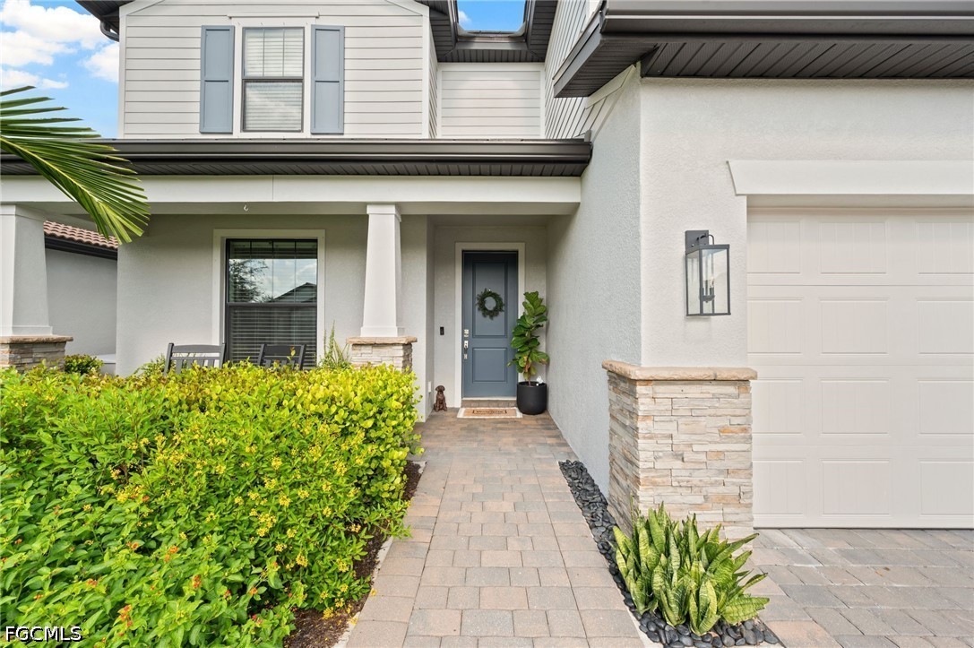 4 Bed Pool Home for Sale in Westbrook, photo 2